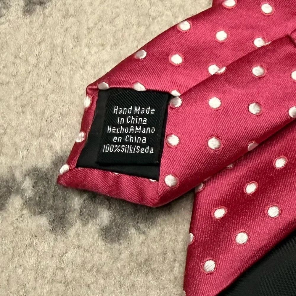 STAFFORD 100% Silk Pink Polka Dot Tie